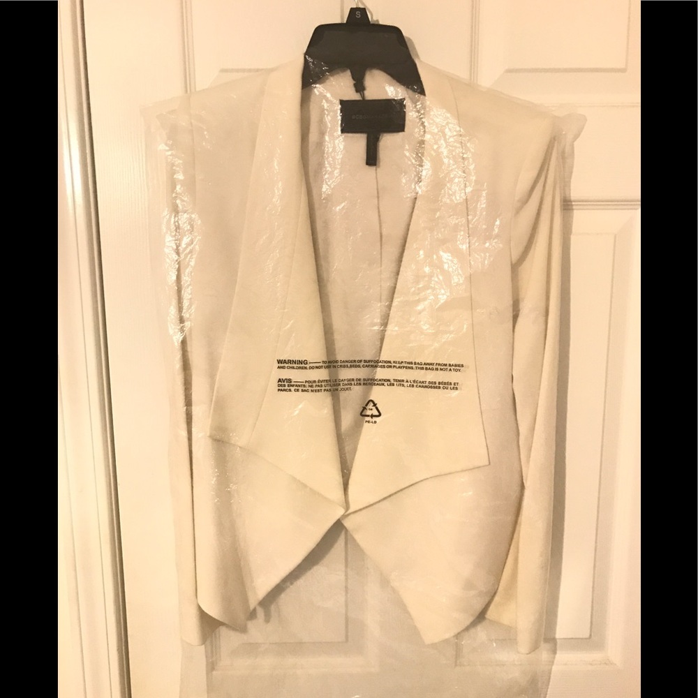 BCBG Off White Crop back Blazer